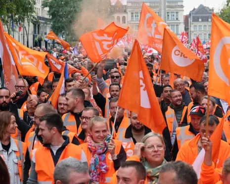 France-Wide Strike Demonstrations Draws Hundreds of Thousands Protesting Throughout France